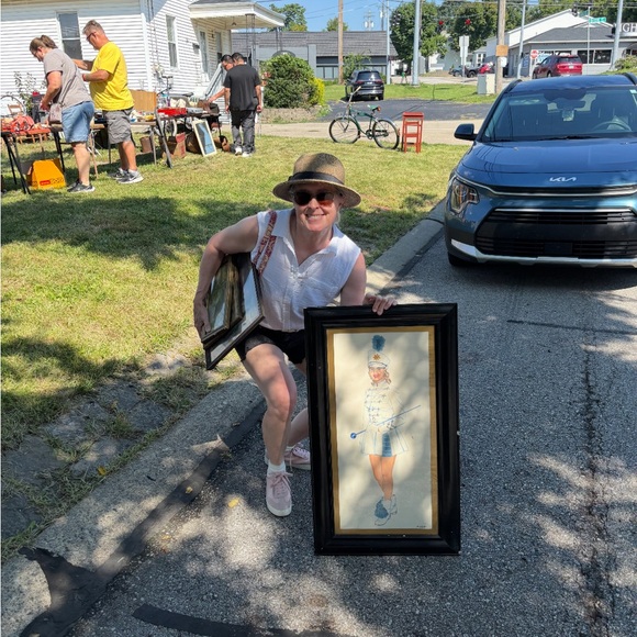 Meet your Posher, Cindy! - Picture 3 of 8